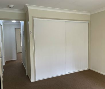 Lovely 2 bedroom brick unit - No Pets - Photo 4