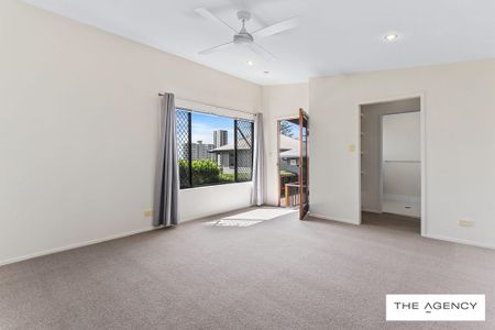 Spacious Coastal Home with Granny Flat - Photo 4