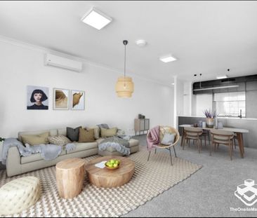 2bed - 2bath Top Level stunning over 180degree view, 500m to Westfi... - Photo 2