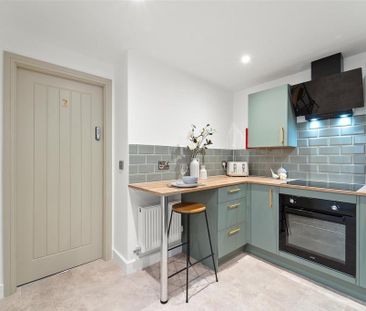 Studio to rent - Photo 2