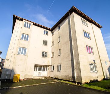 2-Bed Apartment to Let on Samuel Street, Preston - Photo 5