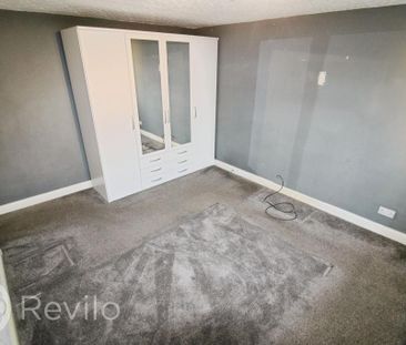 3 bedroom end of terrace house to rent - Photo 5