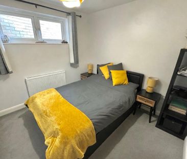 4 bedroom detached house to rent - Photo 3