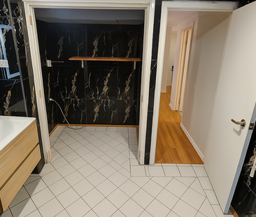 3 Rooms Available – Freshly Renovated, Warm & Frie - Photo 3