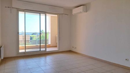 Location - Appartement T2 de 42 m² avec terrasse dans résidence sécurisée - Photo 2