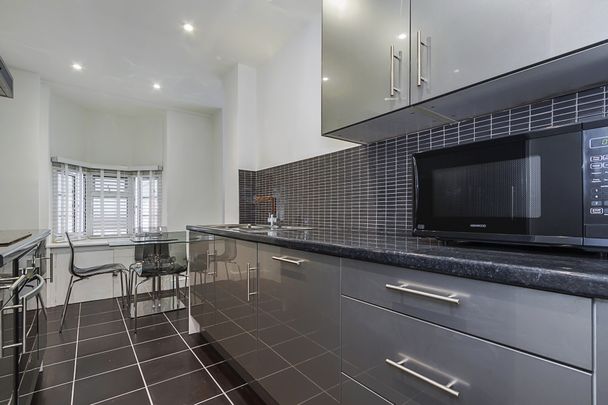 Latymer Court, Hammersmith Road, Hammersmith, London, W6 - Photo 1