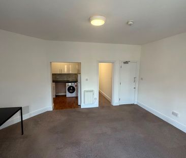 2 Bed Flat, Beech House Road, CR0 - Photo 1