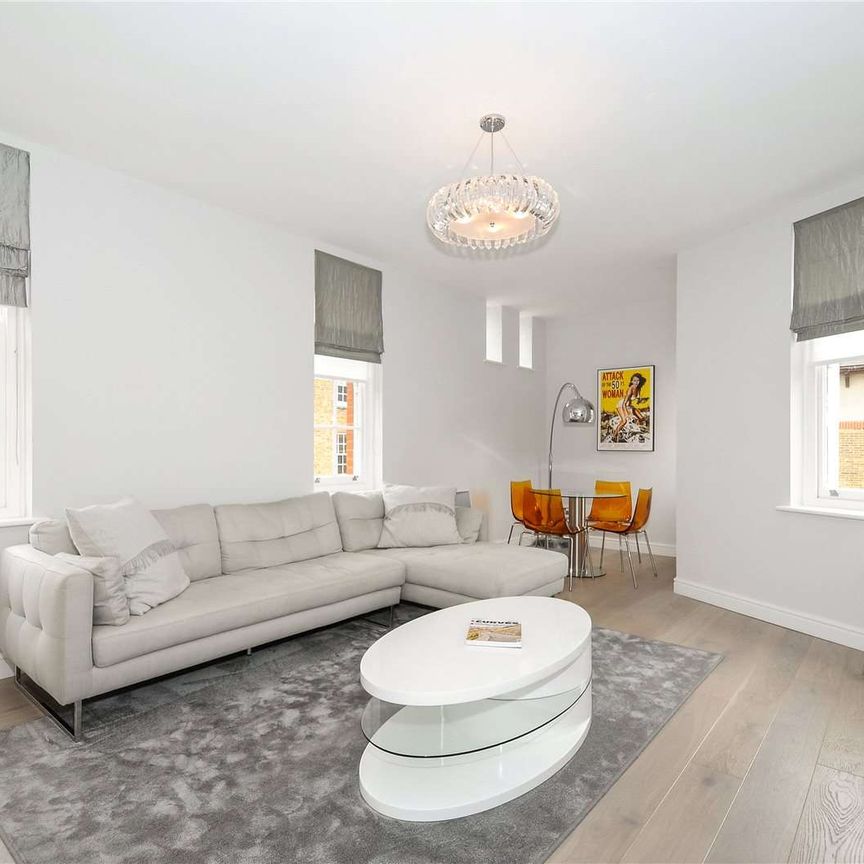 Modern one double bedroom first floor apartment situated in the heart of Windsor town centre. - Photo 1