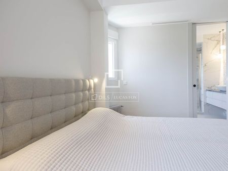 Excellent 3 Bedroom penthouse with 60m² terrace for rent in El Carmen, Valencia - Photo 4