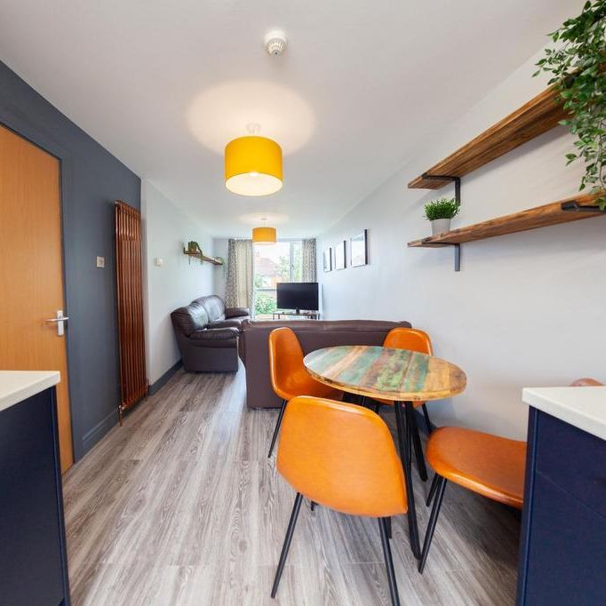 6 bedroom house to rent - Photo 1