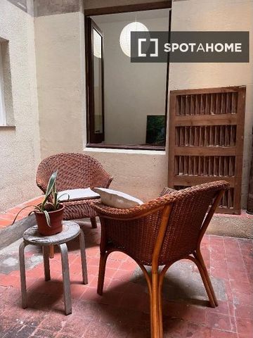 barcelona, Catalonia 08010 - Photo 4