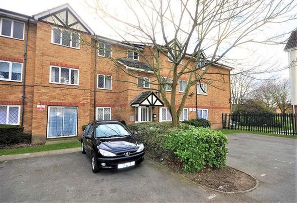 Heathfield Drive, Mitcham, London, CR4 - Photo 1