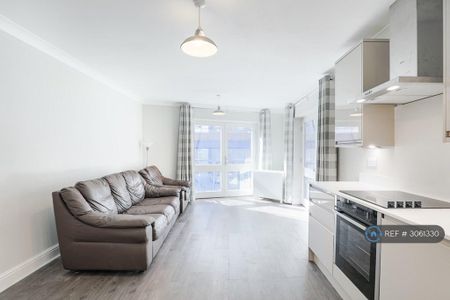 2 bedroom flat to rent - Photo 3