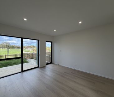 Spacious 4-Bedroom Family Home for Rent in Karaka - Photo 2