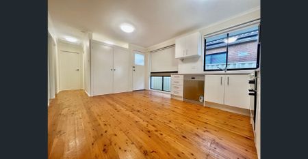 Lovely Family Home Close to Schools! - Photo 3