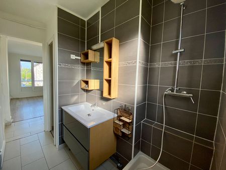 Location Appartement 2 pièces 39m² - Photo 3