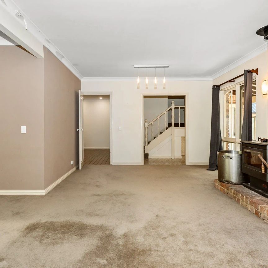 Expansive Family Home Backing onto Nature Reserve with Premium Lifestyle Features - Photo 1