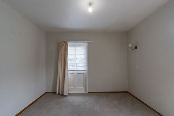 Four Bedroom Home Close to The University - Photo 1