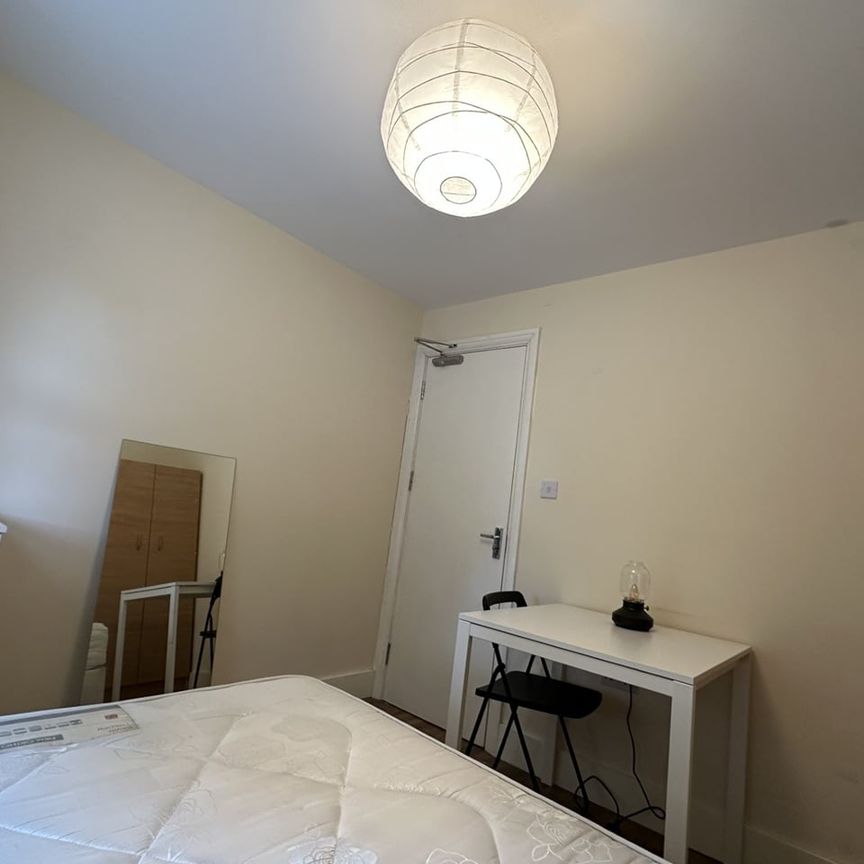 Room in a Shared House, Eitchingham Road, E15 - Photo 1