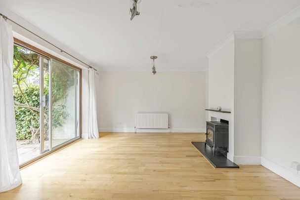 4 bedroom semi-detached house to rent - Photo 1