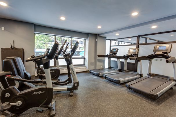 2121 rue Saint-Mathieu, Montréal, QC - Photo 1