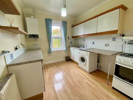 2 bedroom flat to rent - Photo 4