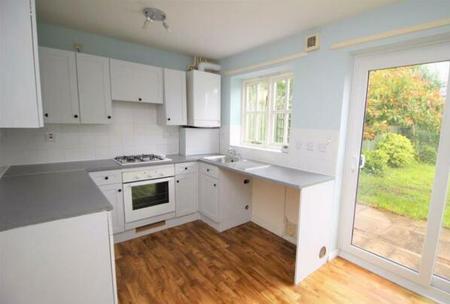 2 bedroom semi-detached house to rent - Photo 5