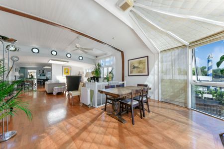 4 Bed House Boat, Prospect Moorings, SW18 - Photo 5