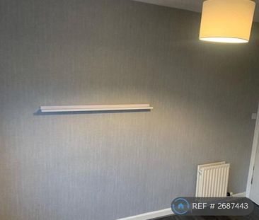 3 bedroom flat to rent - Photo 4