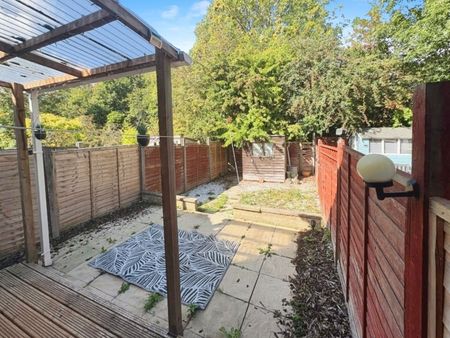 2 bedroom House To Let Total Size: 732 SQ FT - Photo 3