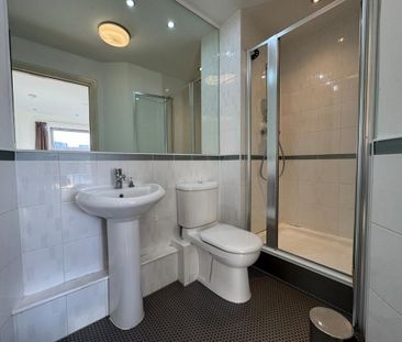 2 bedroom flat to rent - Photo 6