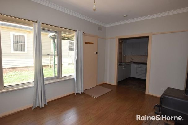 1/6 Cox Avenue, Orange, NSW 2800 - Photo 1