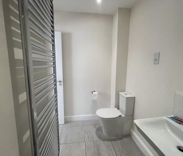 3 Bedroom Semi Detached To Let - Photo 5