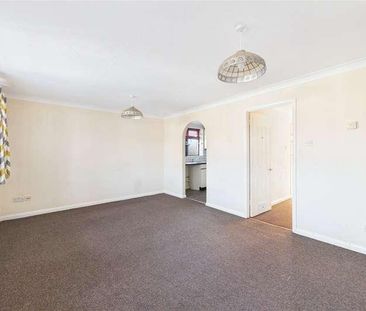 Christine Court, Southwood Road, Farnborough, Hampshire, GU14 - Photo 4