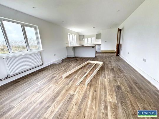 3 bedroom detached bungalow to rent - Photo 1