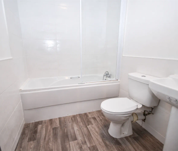 3 bed flat to rent in River View, Low Street, Sunderland, SR1 - Photo 6