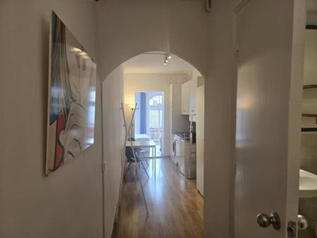 Carrer Gran de Gràcia, Barcelona, Catalonia 08012 - Photo 5