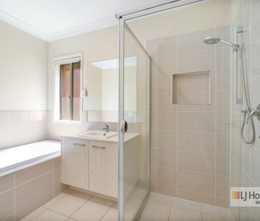 Modern Family Home on the Cusp of the Hunter Valley Vineyards - Photo 2