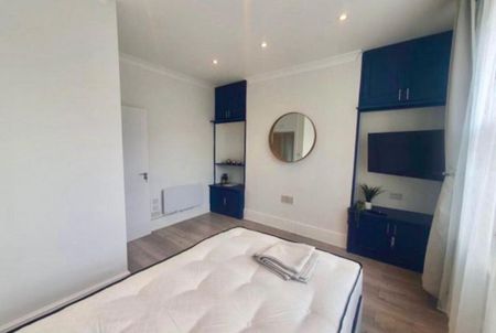 Bedsit to rent - Photo 5