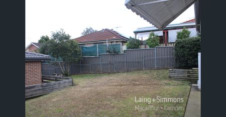 Large - 1 Bedroom Home - Photo 4