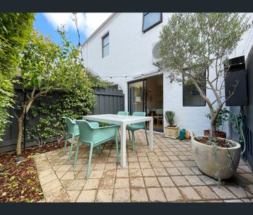2/137 Roberts Road, Subiaco, WA 6008 - Photo 1