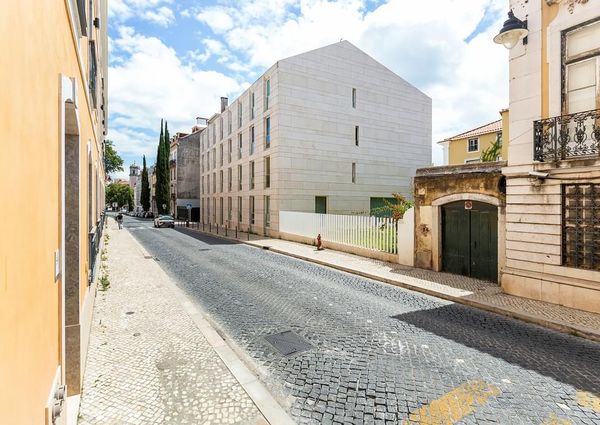 1 Bedroom Apartment with swimming pool, Janelas Verdes, Lisboa