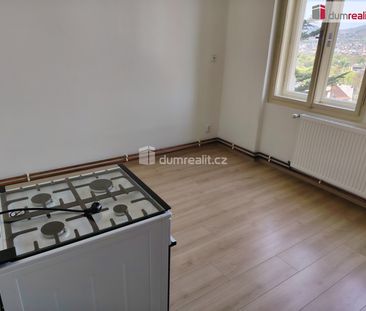 Pronájem prostorného bytu 3+1 o výměře 106 m - Photo 2