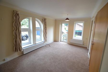 4 bedroom detached house to rent - Photo 4