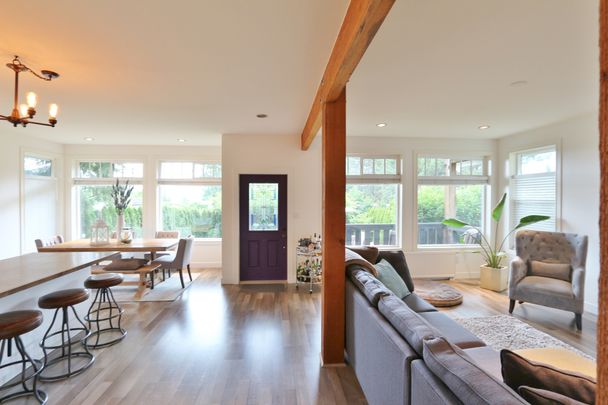 Gorgeous mountain and Water views from this Stunning Britannia Beach home! - Photo 1