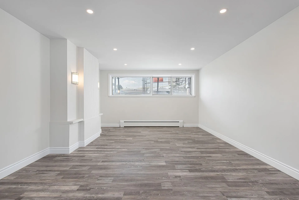 Whitehall Apartments - Photo 1