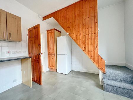 2 bedroom terraced house to rent - Photo 3
