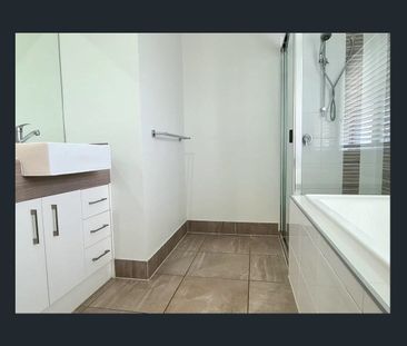 35 Koolivoo Parade, Boyne Island, Qld 4680 - Photo 4