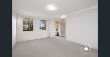 Charming Two-Bedroom Townhouse - Photo 4