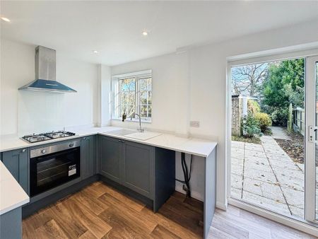 3 bedroom semi-detached house to rent - Photo 3